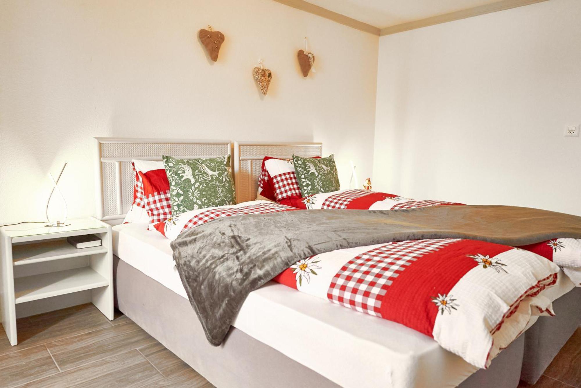 Double Room By Interlaken. Parking Darligen ภายนอก รูปภาพ